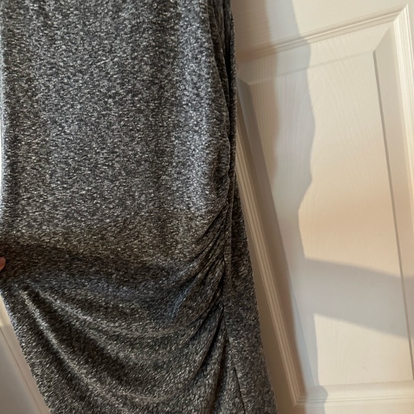 Tildon Ruched Side Sleeveless Knit Dress - Picture 4 of 7